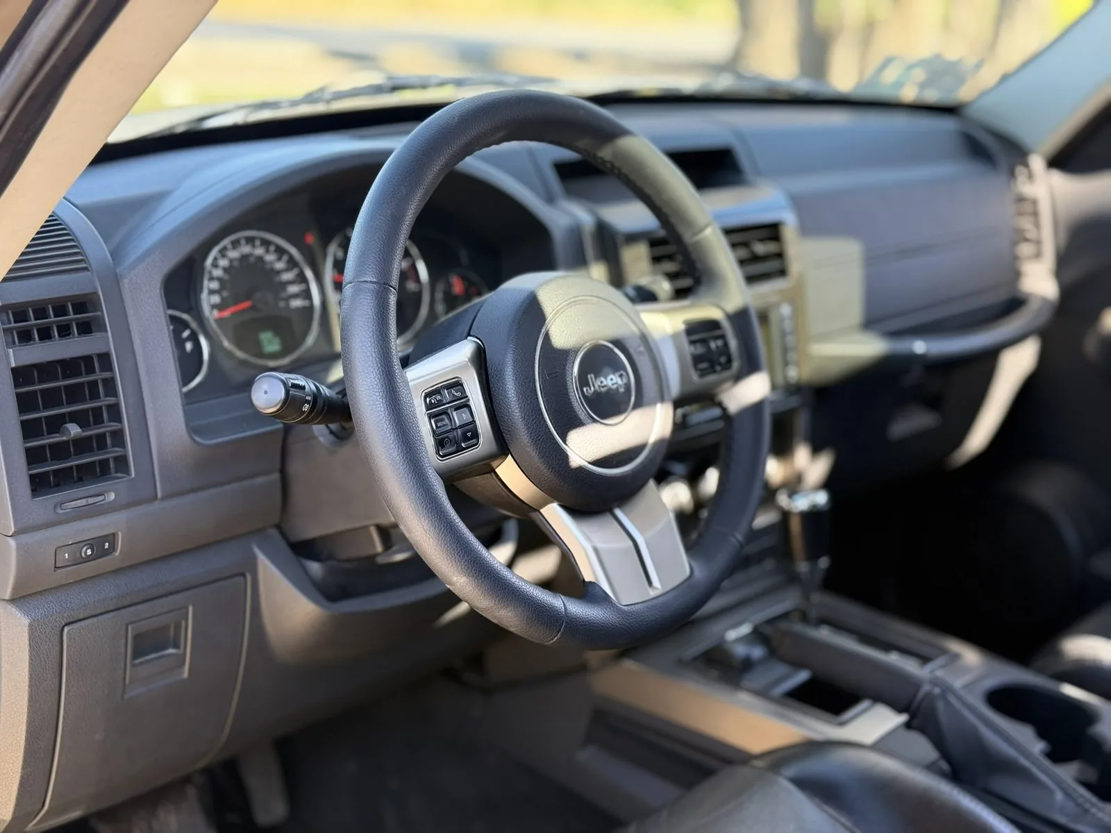 Jeep Cherokee Liberty foto 7