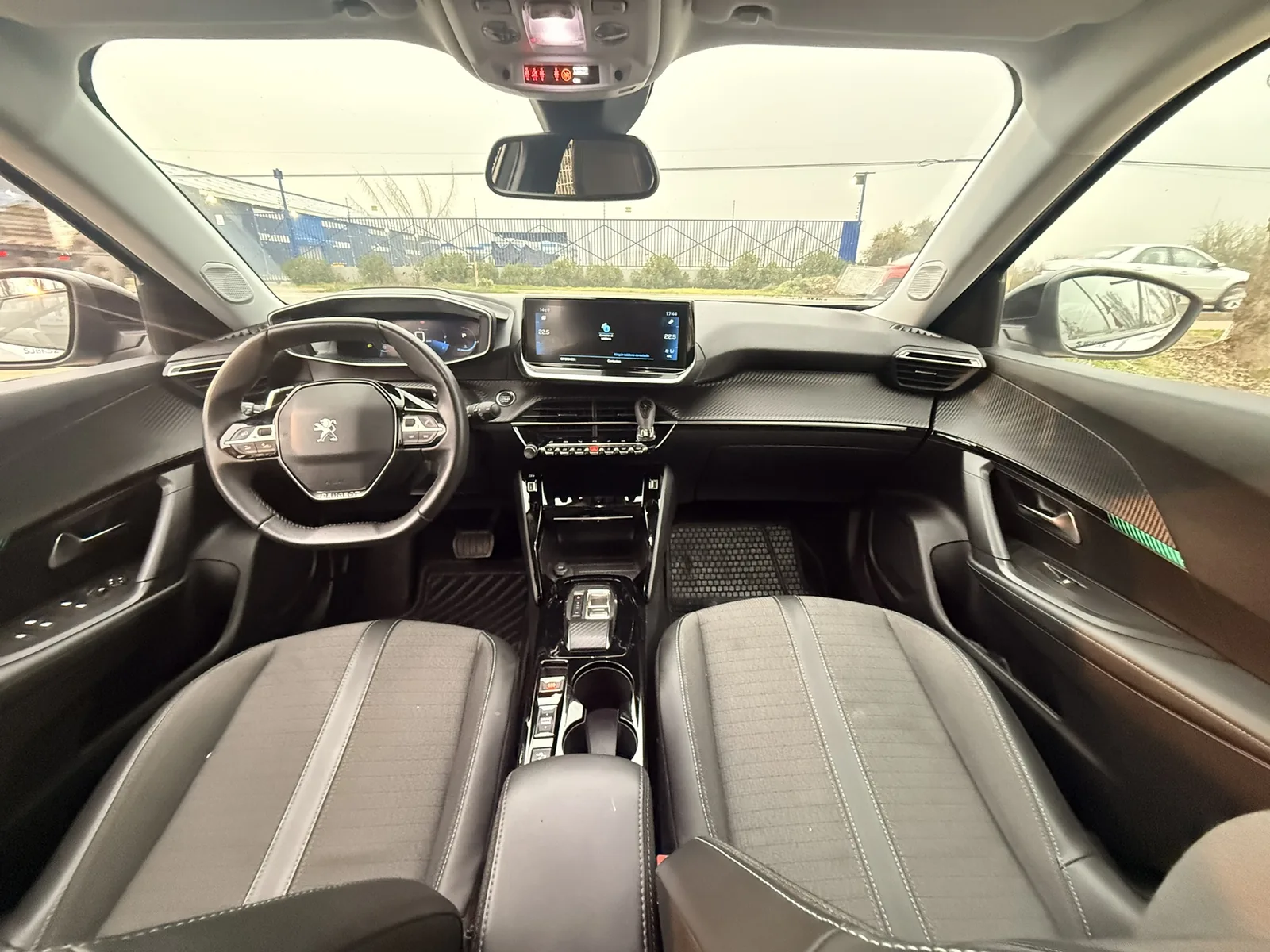 peugeot 2008 foto 12