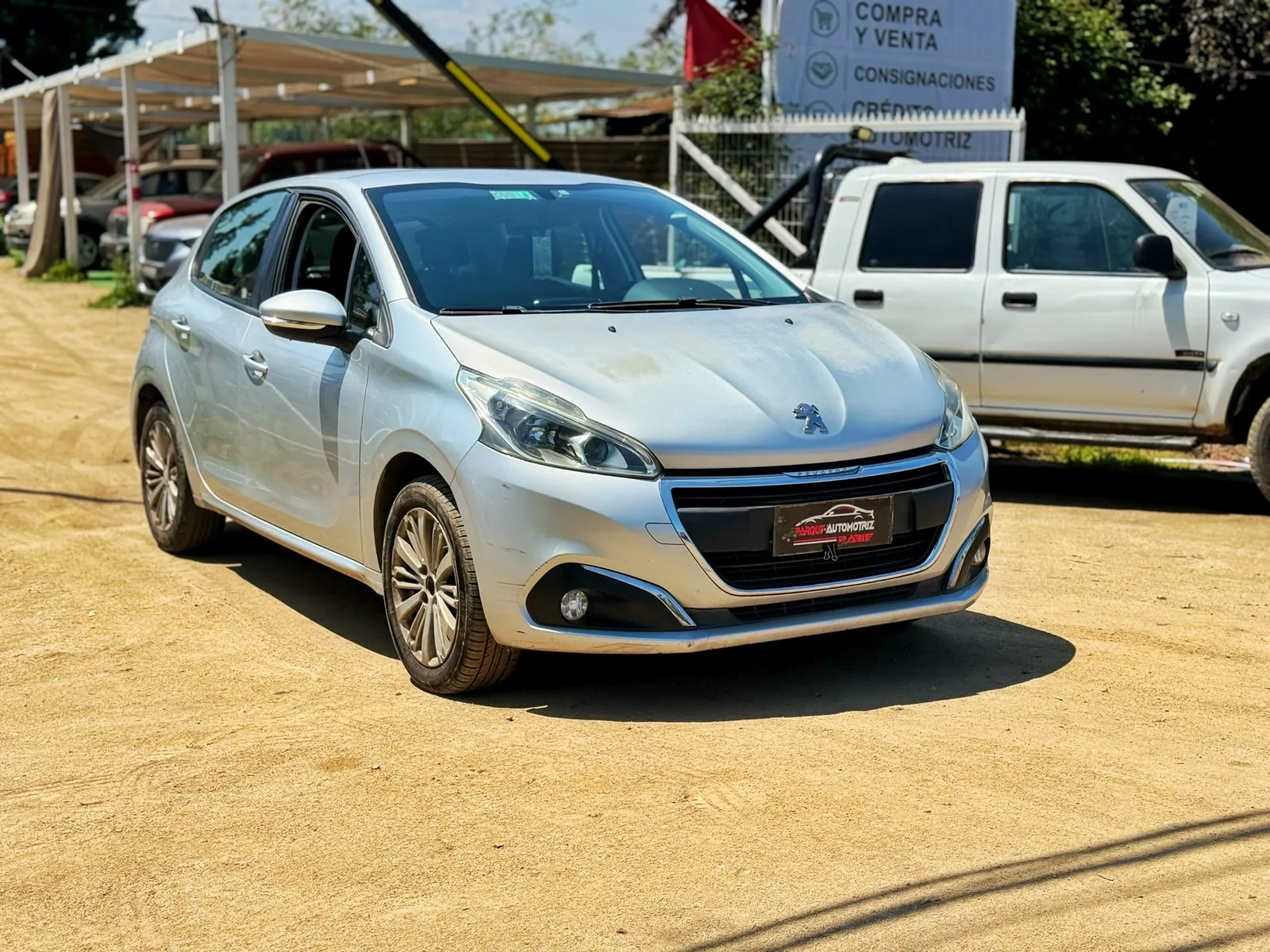 peugeot 208 foto 4