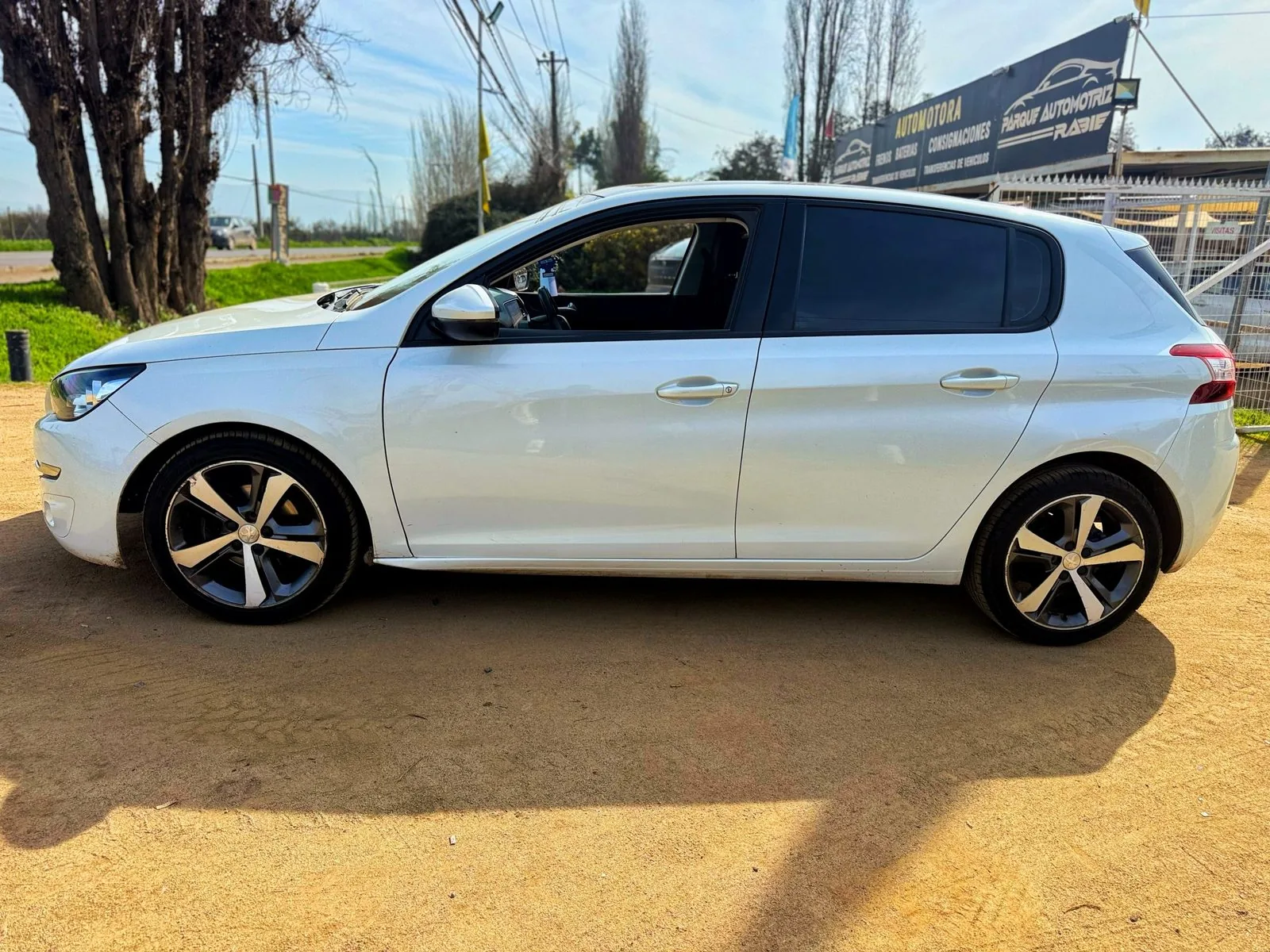 Peugeot 208 Allure foto 5