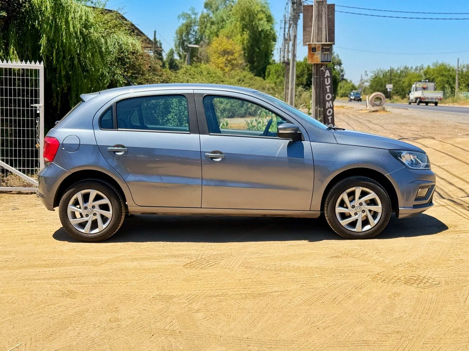 Volkswagen Gol Highline foto 7