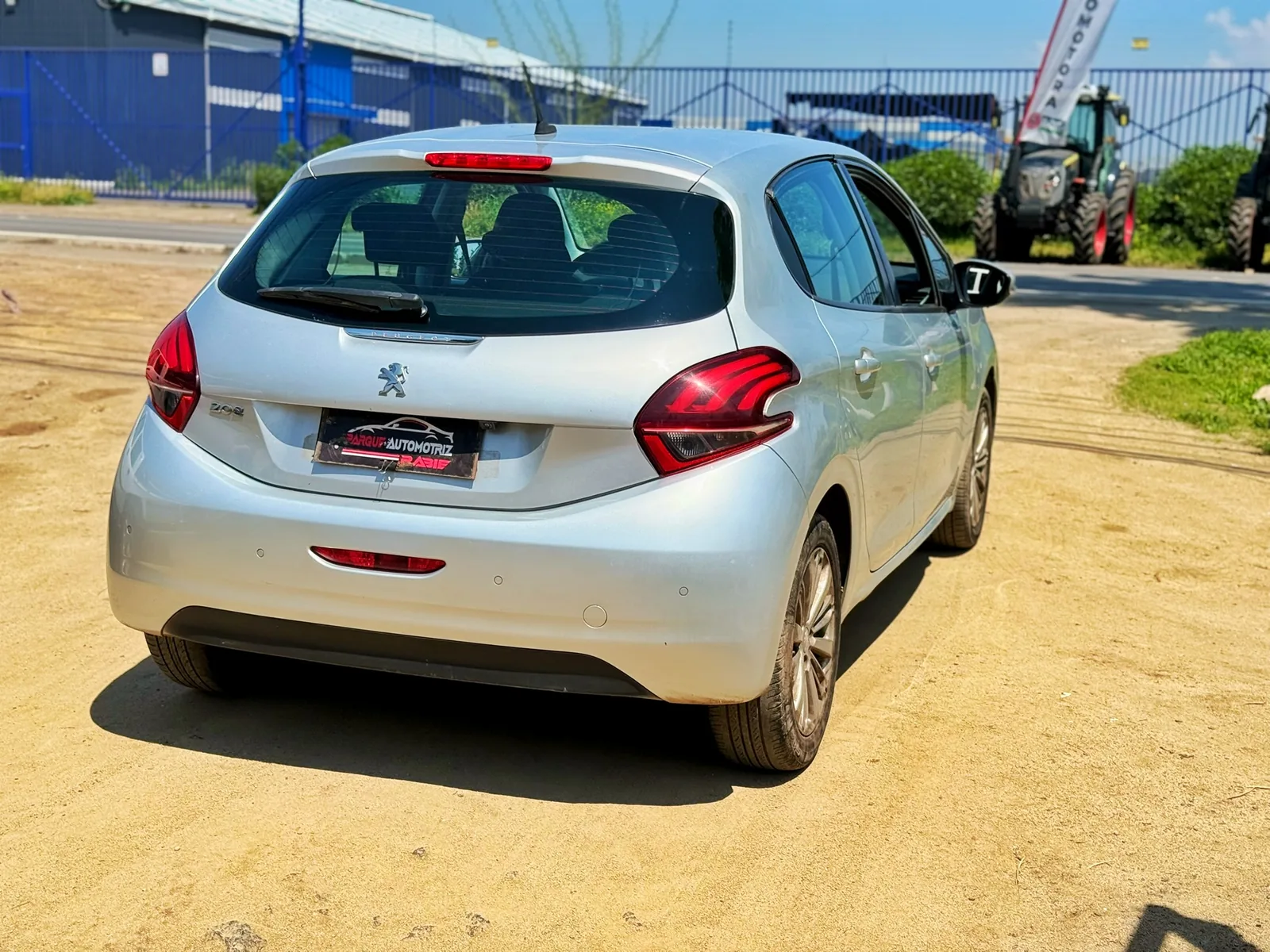 peugeot 208 foto 8