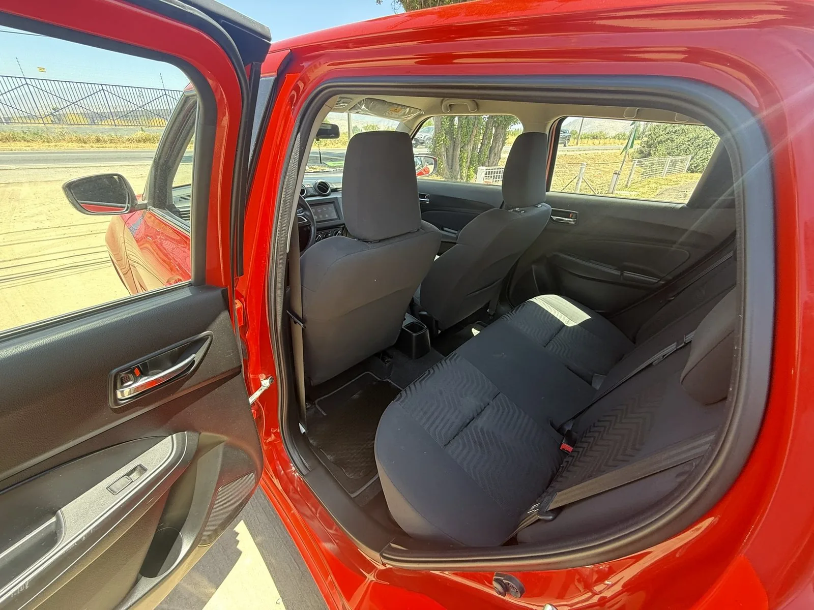 Suzuki Swift AT foto 7