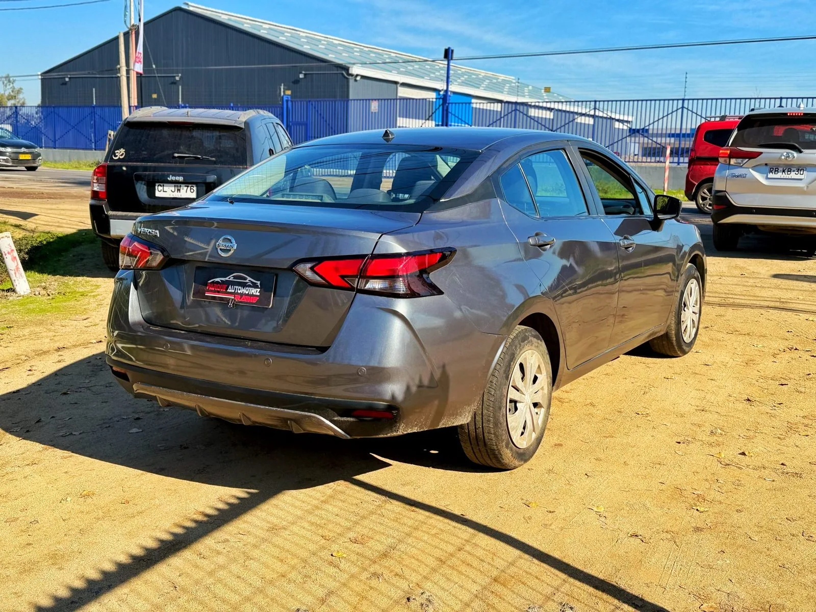 Nissan Versa foto 3