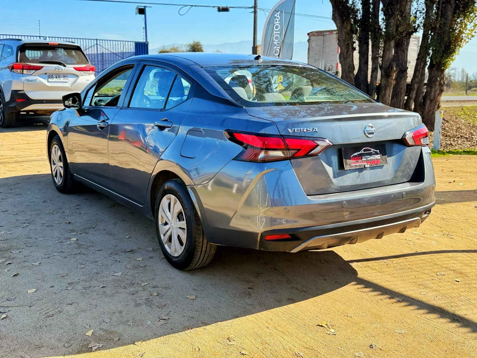 Nissan Versa foto 4