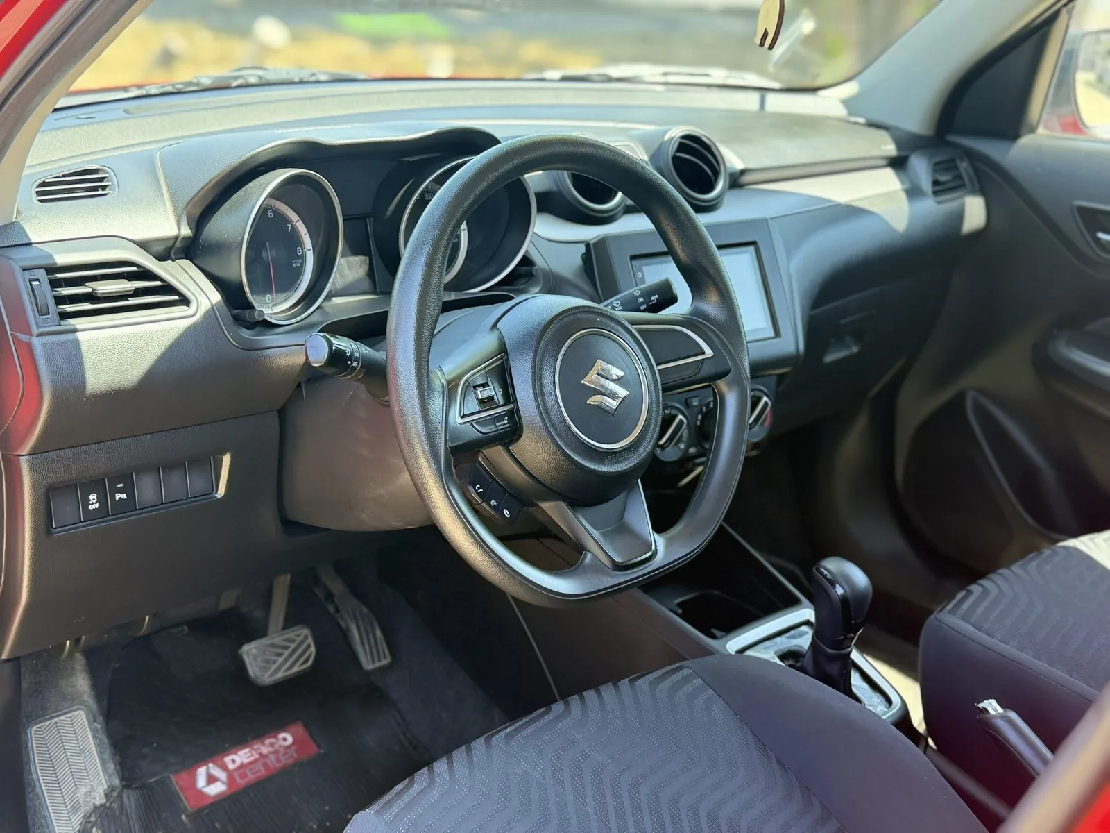 Suzuki Swift AT foto 5