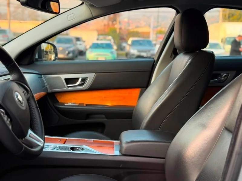 Jaguar XF 30 3.0 DIESEL foto 15