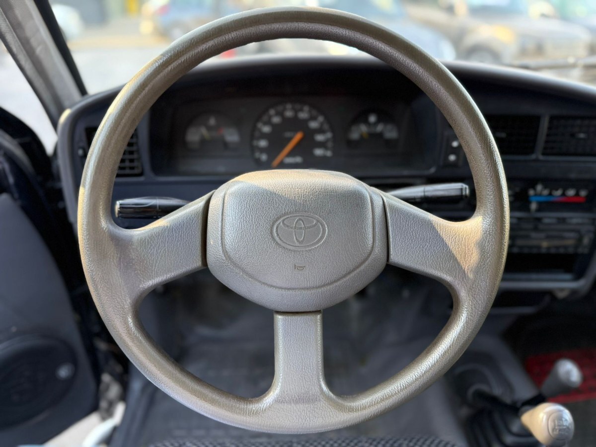 Toyota Hilux 2.4 MT 4x4 D Cab foto 13