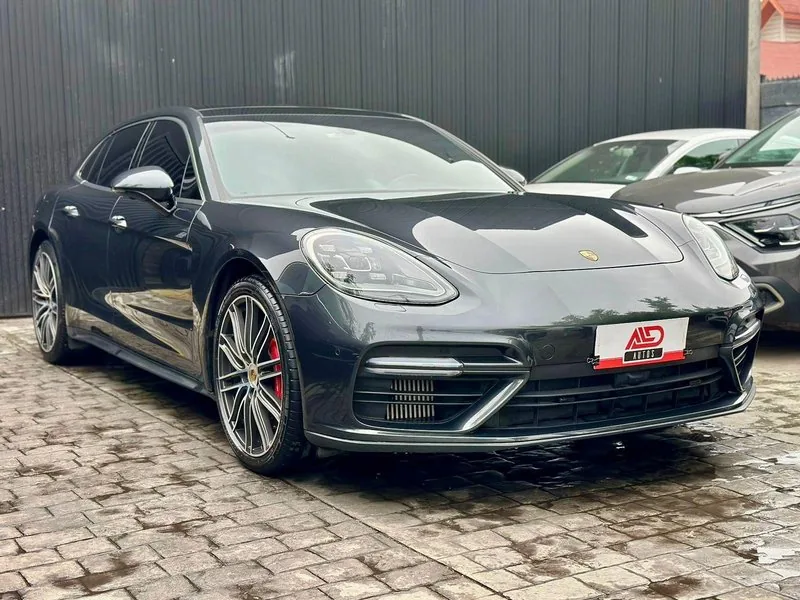 Porsche PANAMERA foto 3