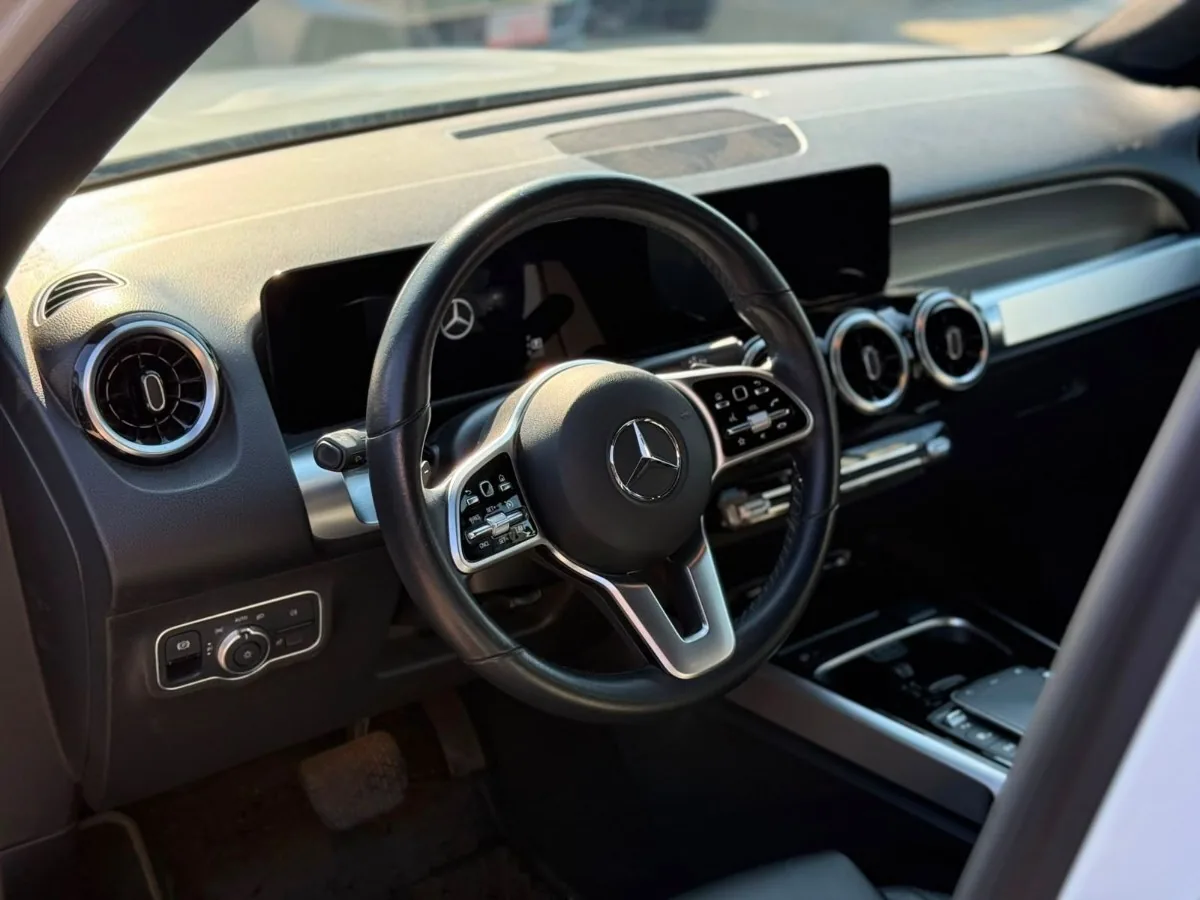 MERCEDES-BENZ GLB 200 foto 8