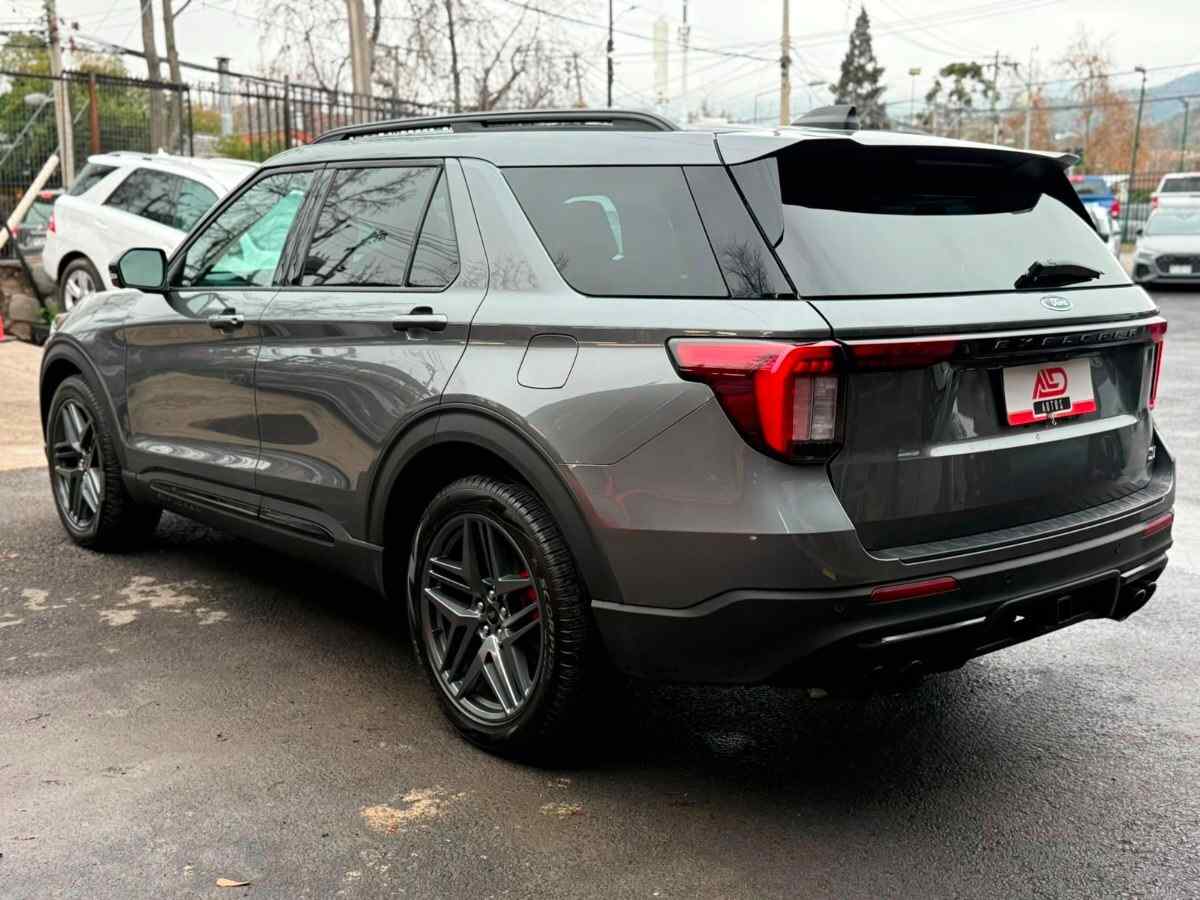 Ford Explorer ST 3.0 Biturbo AWD foto 7