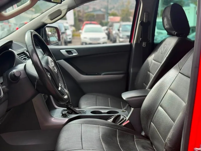 Mazda BT-50 SDX 4X4 3.2 AT FACTURABLE foto 16