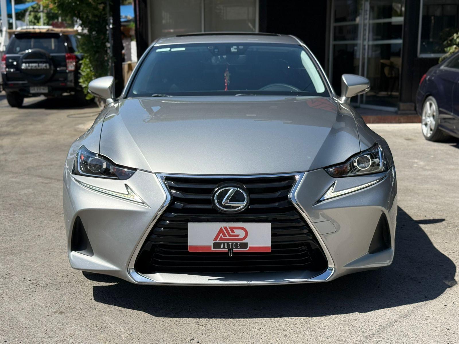 Lexus IS 200 foto 3