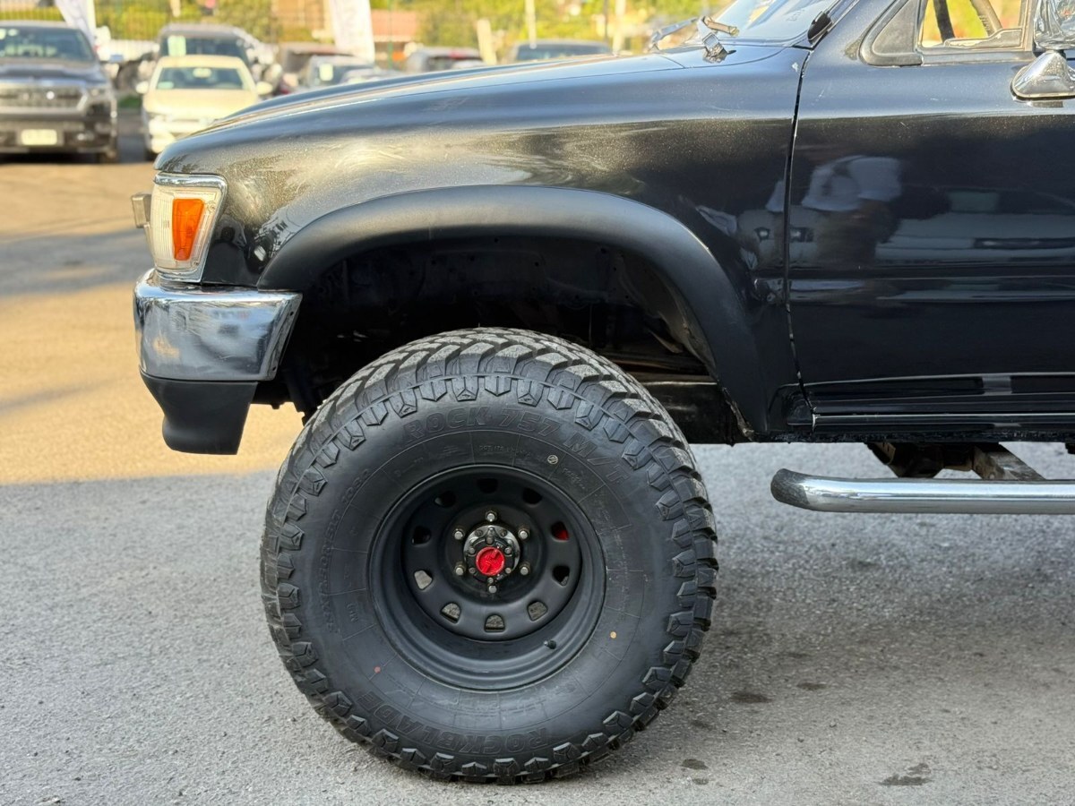 Toyota Hilux 2.4 MT 4x4 D Cab foto 6