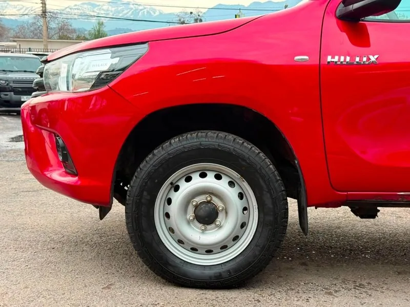 Toyota HILUX DX 4X4 MT 2.4 foto 7