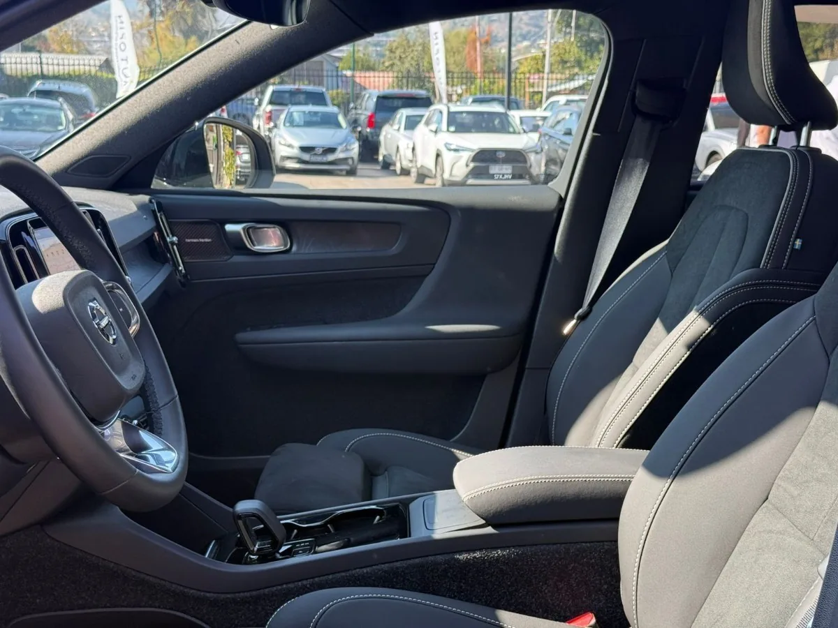 Volvo EX40 P8 AWD foto 9