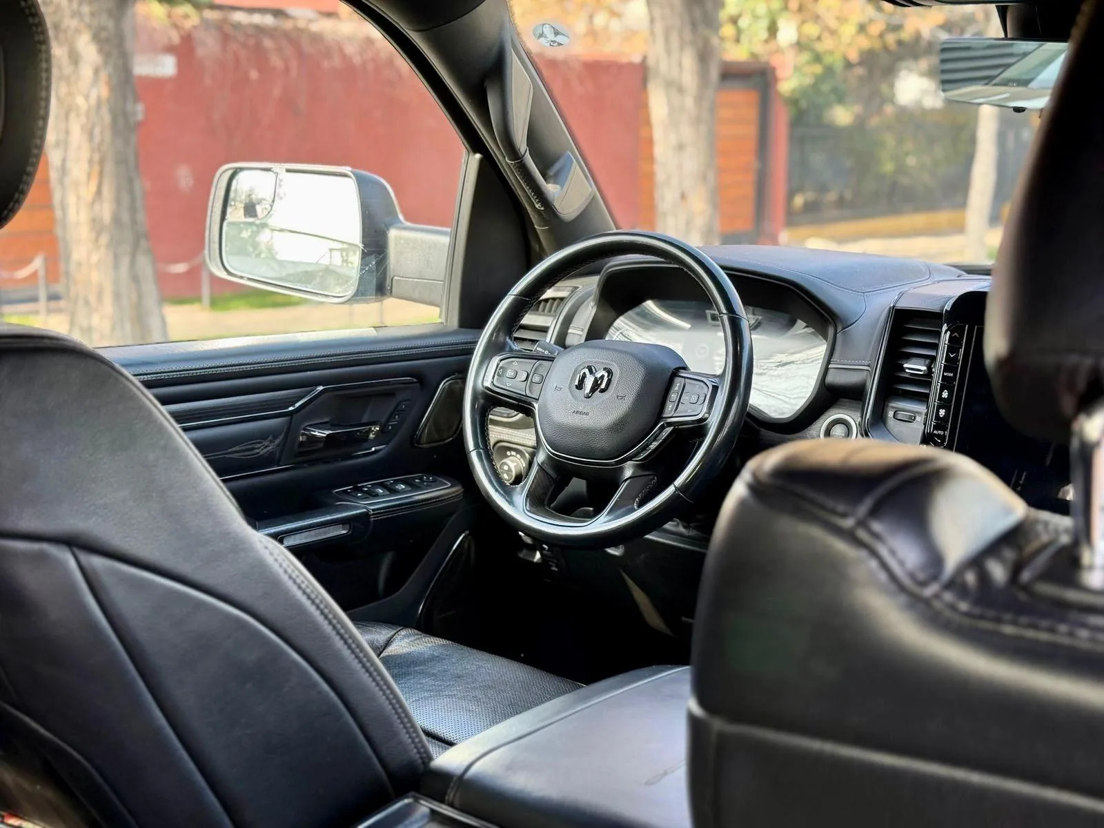 RAM 1500 Limited 4x4 foto 20