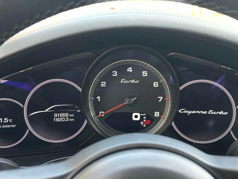 Porsche CAYENNE TURBO foto 12