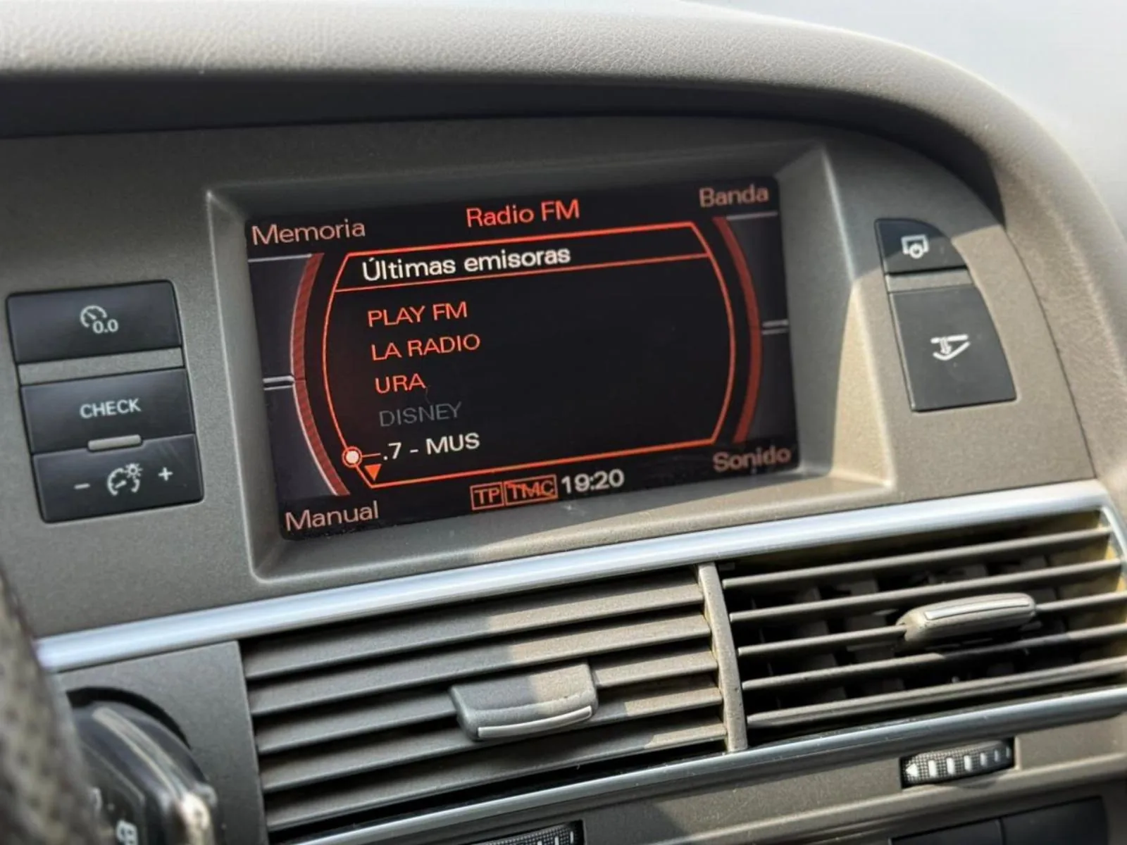 Audi A6 3.0 TDI Quattro foto 14