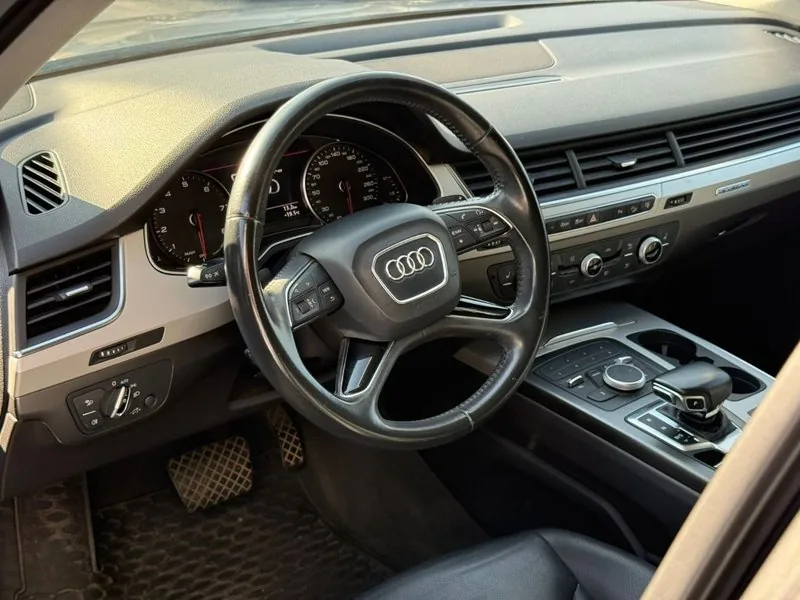 Audi Q7 2.0 TFSI QUATTRO 3 FILAS foto 8