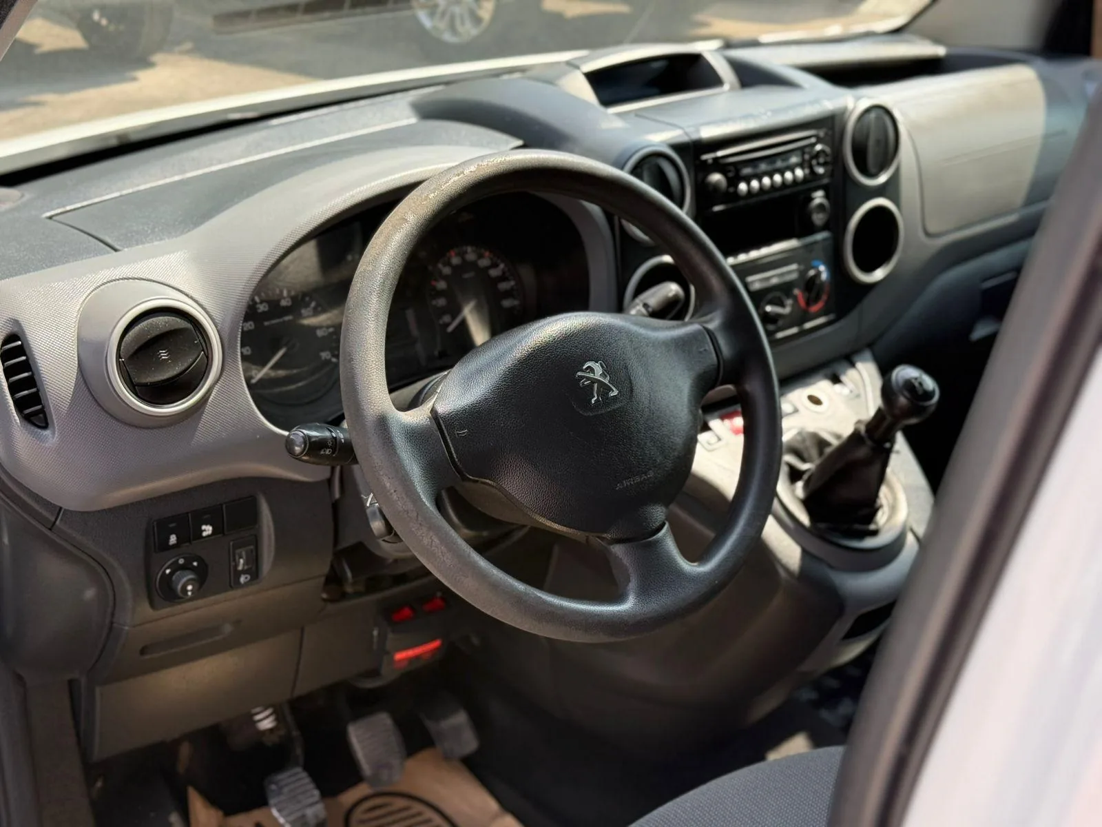 PEUGEOT PARTNER foto 7