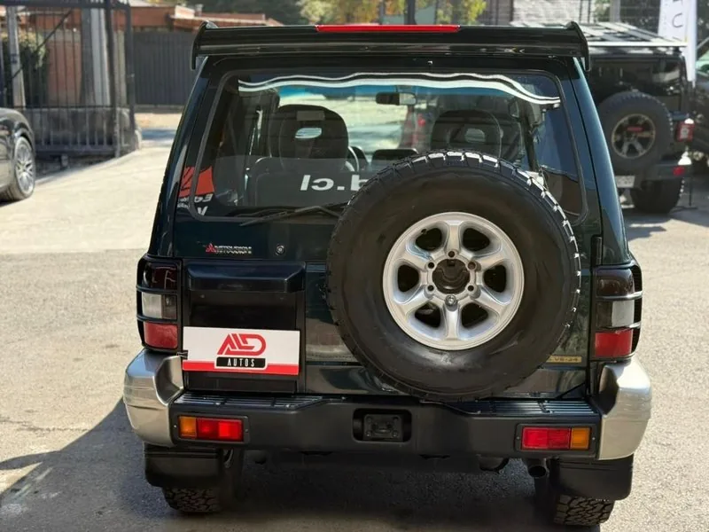 Mitsubishi MONTERO 3.5 CORTO DE COLECCION foto 5