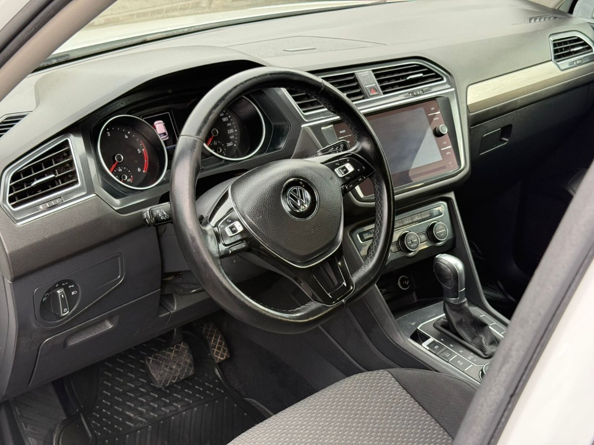 Volkswagen Tiguan TDI 4x4 7A 4MOTION foto 19