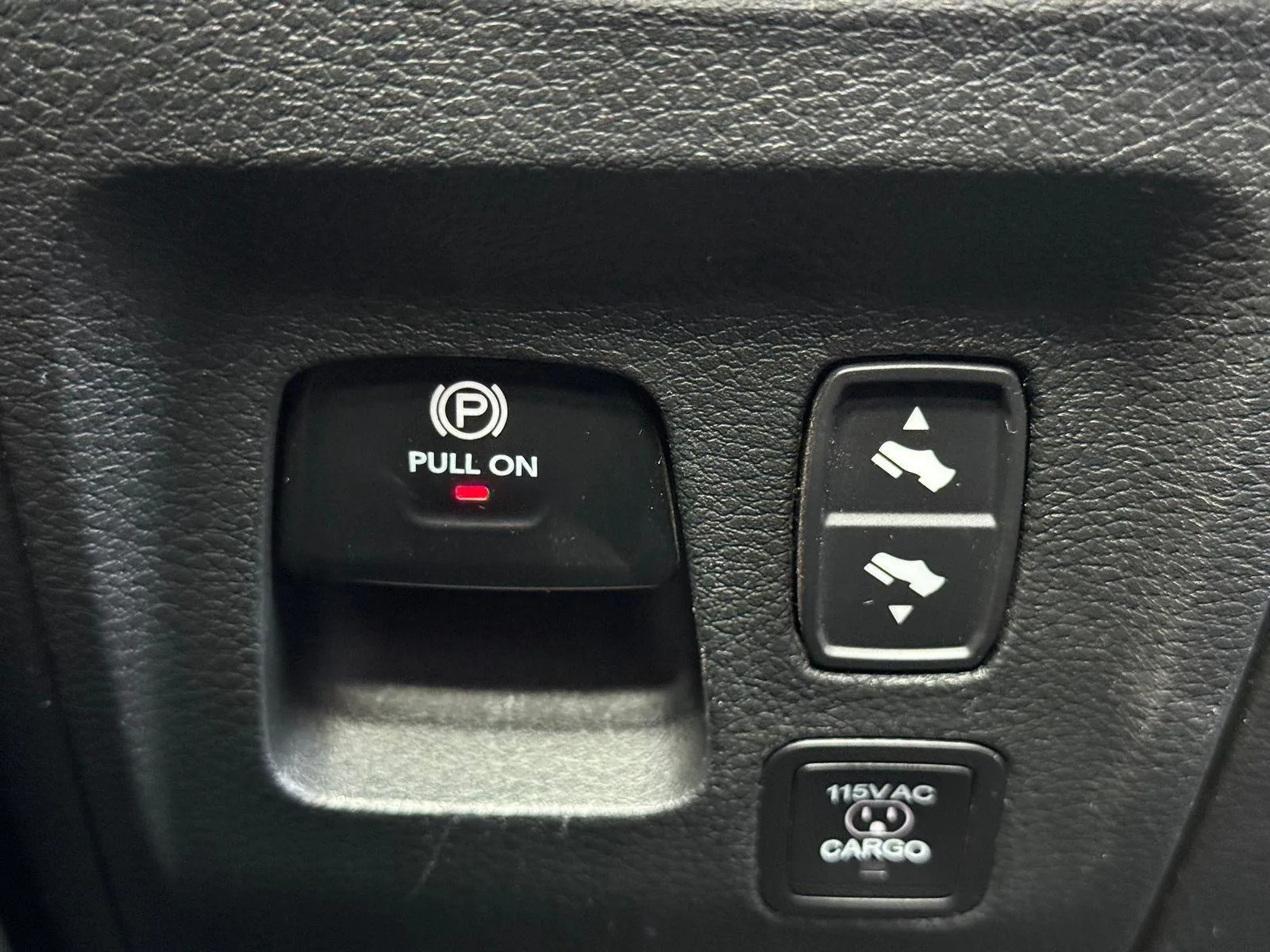 RAM 1500 Limited 4x4 foto 15