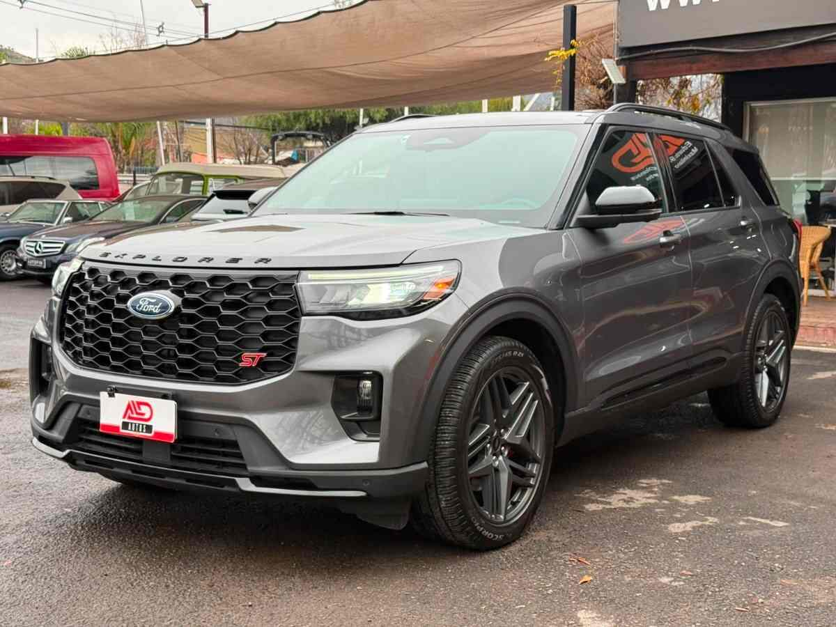 Ford Explorer ST 3.0 Biturbo AWD foto 3