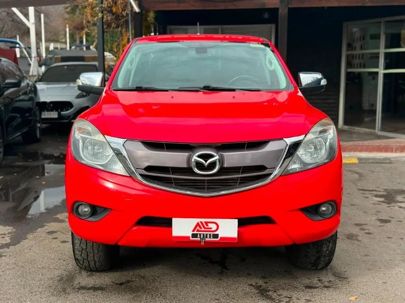 Mazda BT-50 SDX 4X4 3.2 AT FACTURABLE foto 2