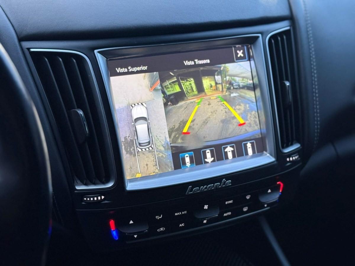 Maserati Levante foto 9