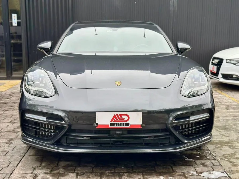 Porsche PANAMERA foto 2