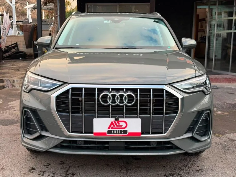 Audi Q3 35 TFSI S LINE foto 2