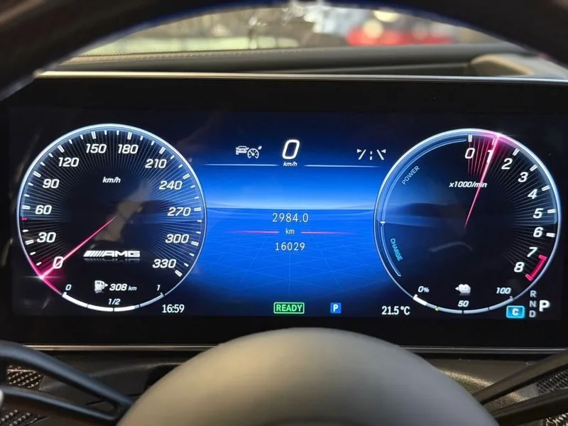 Mercedes-Benz C63 AMG S E PERFORMANCE foto 11