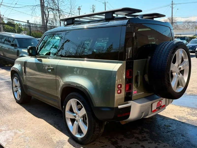 Land Rover DEFENDER HSE 3.0 DIESEL 3P foto 4