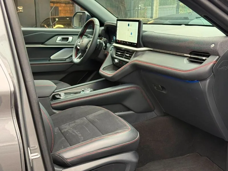 Ford EXPLORER ST 3.0 BITURBO AWD foto 16