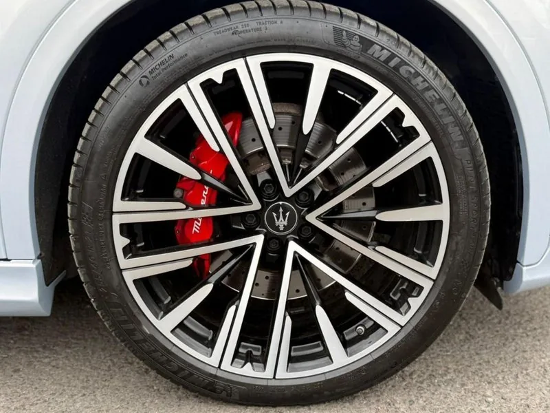MASERATI GRECALE TROFEO foto 8