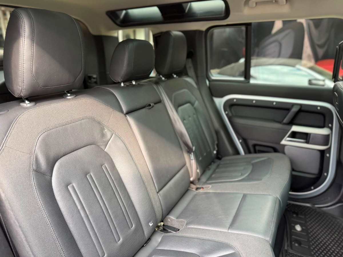 Land Rover Defender 110 foto 19