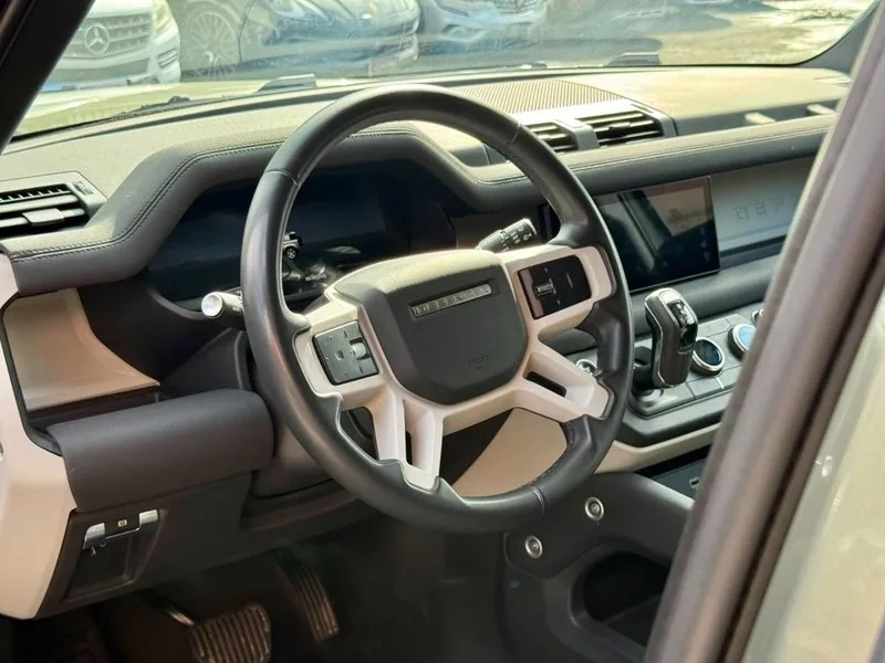 Land Rover DEFENDER 110 X DYNAMIC 3.0 foto 8