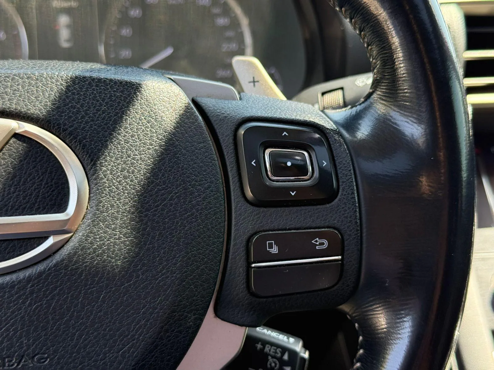 Lexus IS 200 foto 12