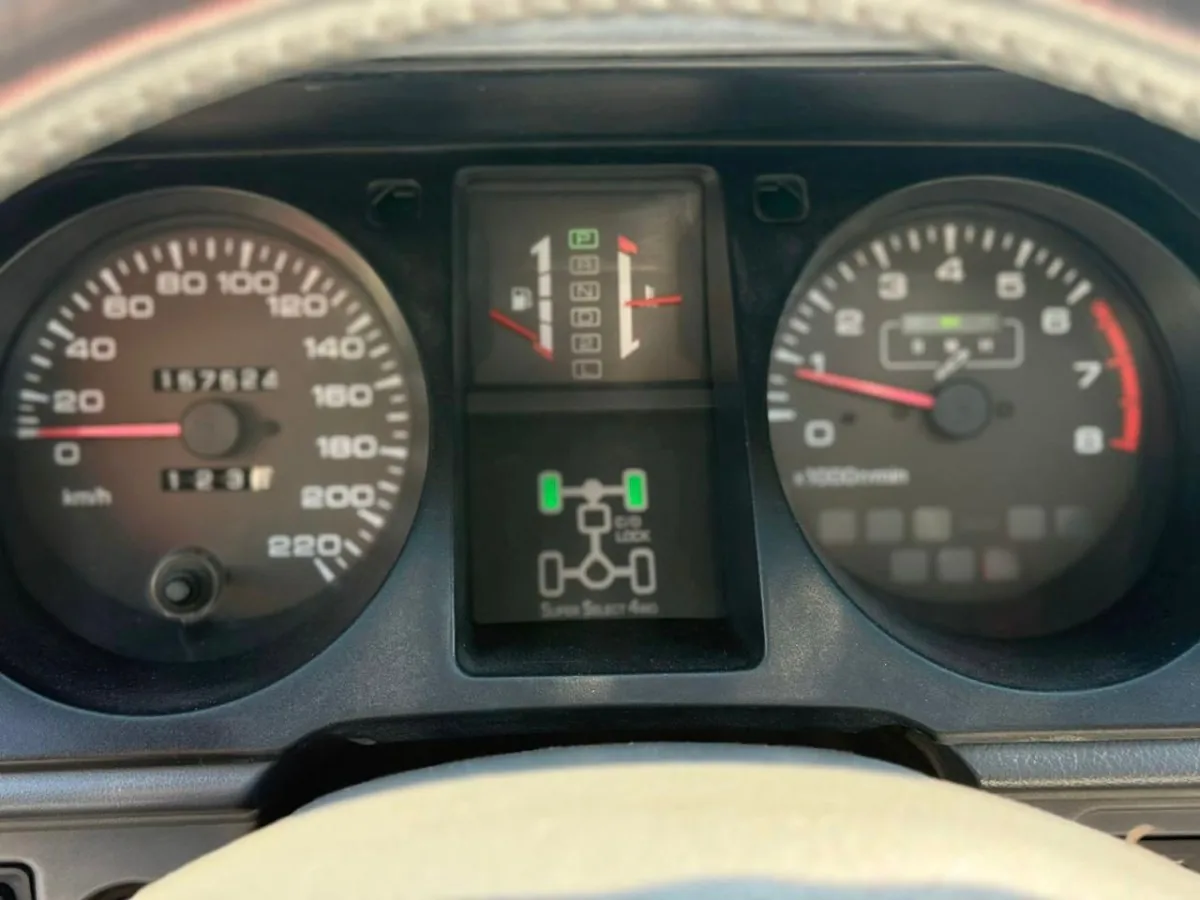 Mitsubishi Montero foto 11