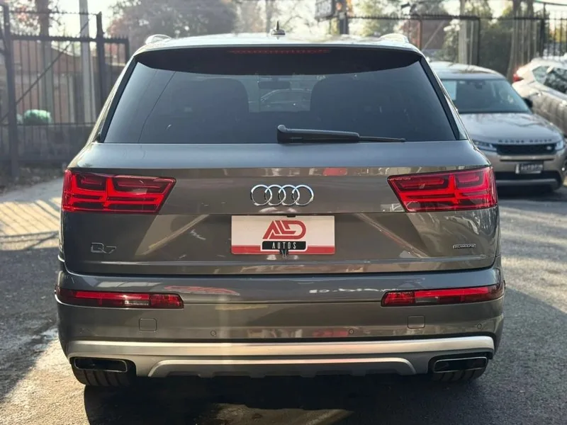 Audi Q7 2.0 TFSI QUATTRO 3 FILAS foto 5