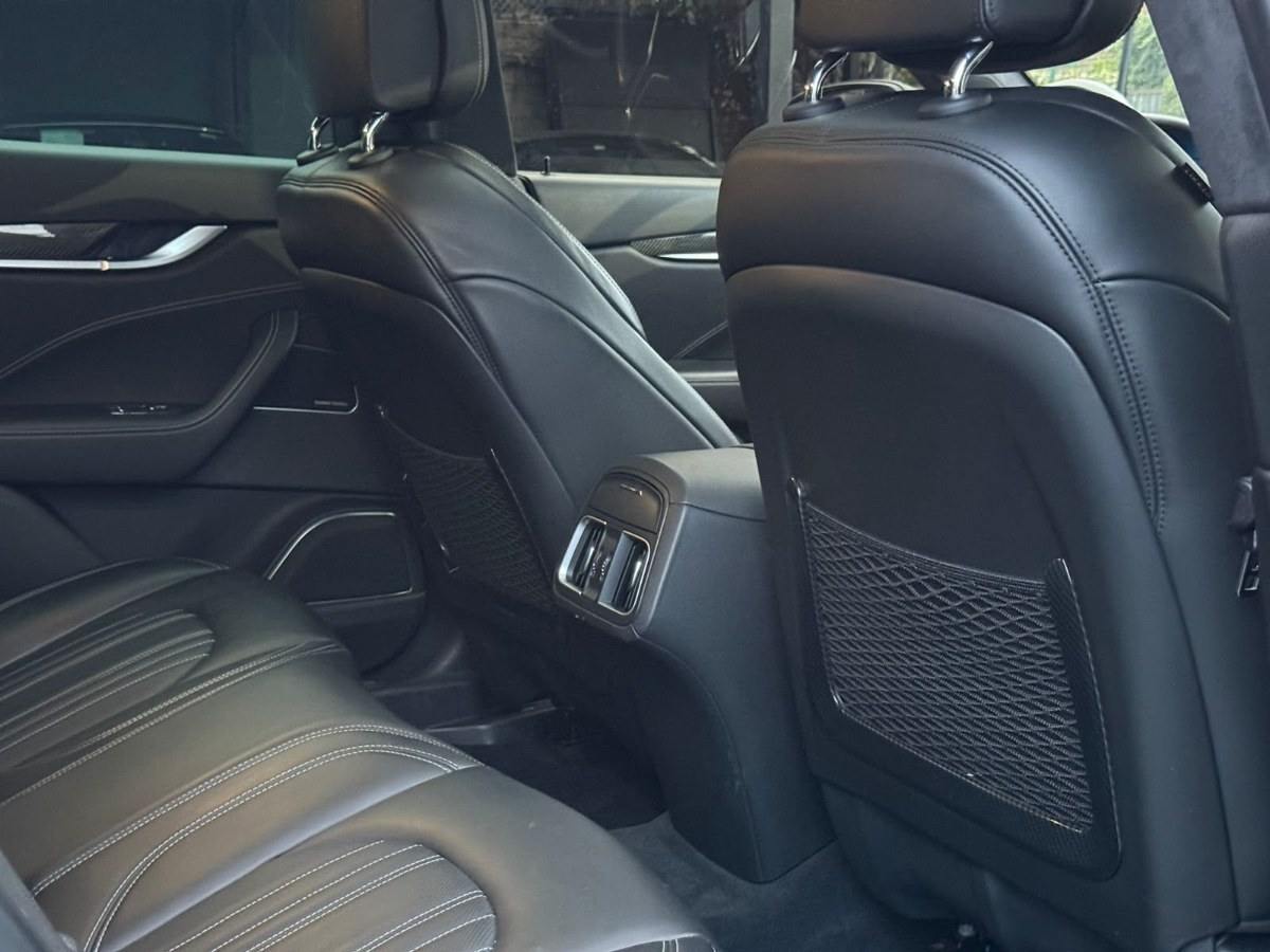 Maserati Levante foto 17
