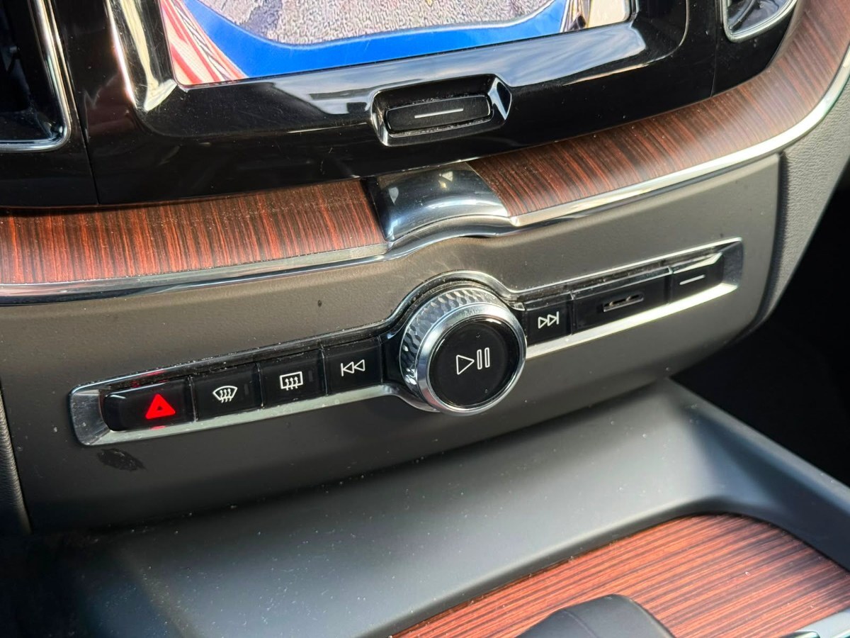 VOLVO XC60 foto 15