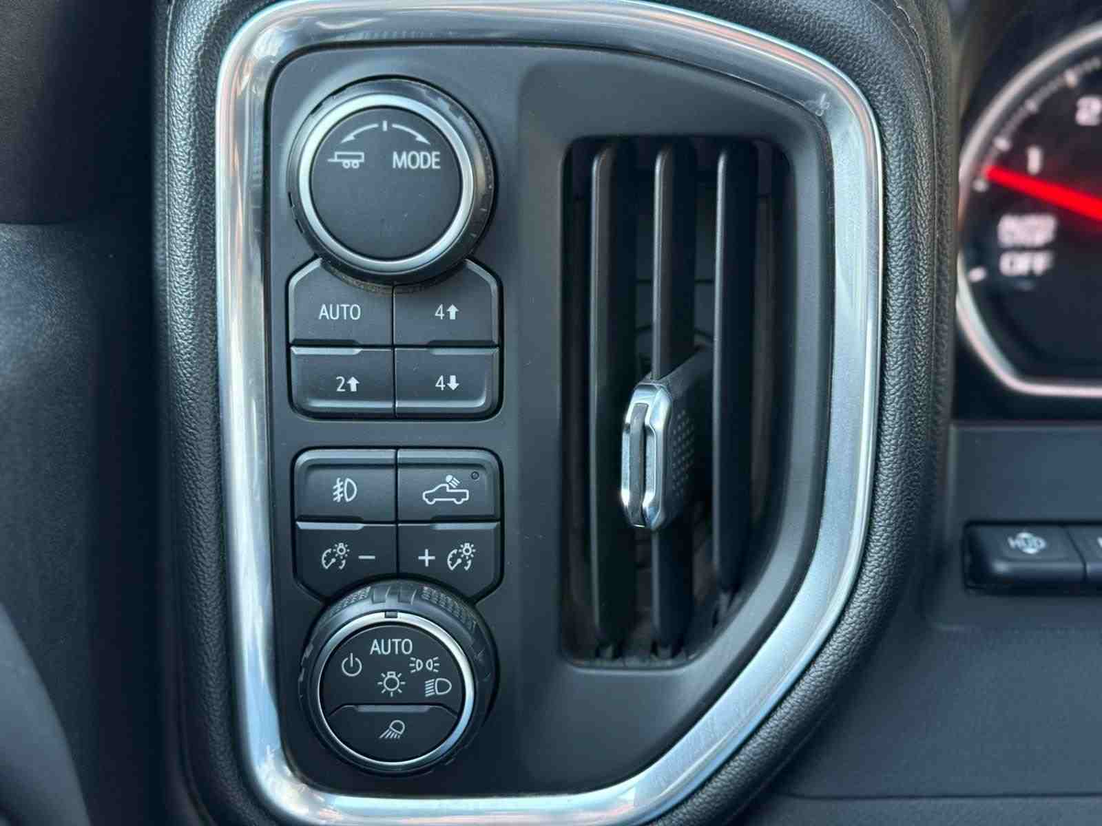 Chevrolet Silverado LTZ foto 15