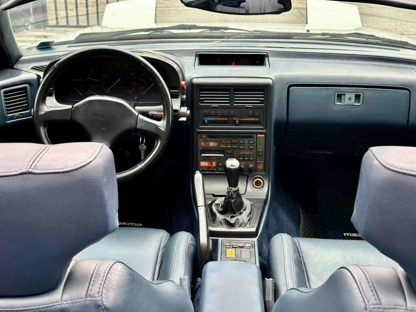 Mazda RX-7 foto 14