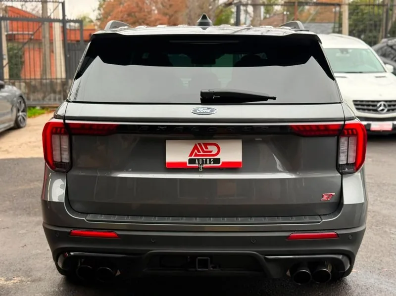 Ford EXPLORER ST 3.0 BITURBO AWD foto 5