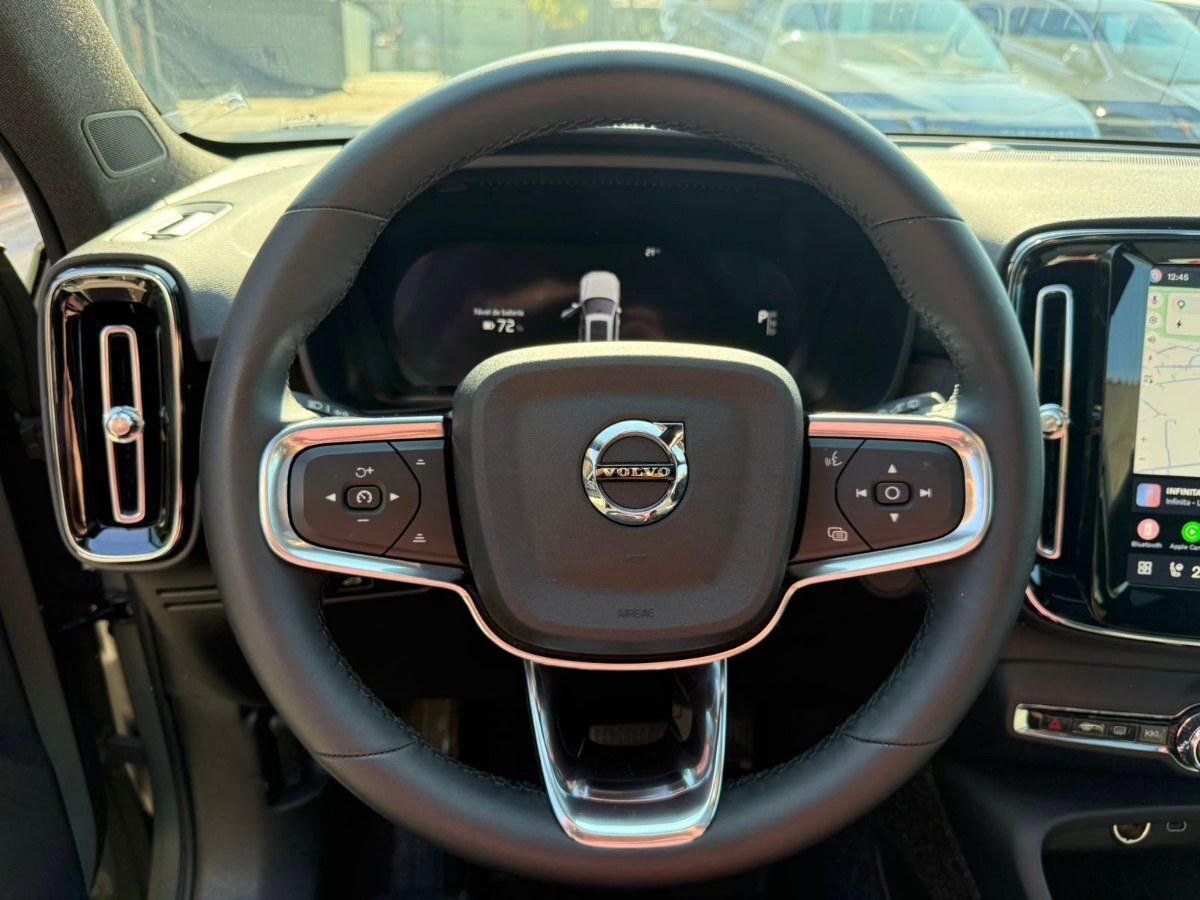 VOLVO EX40 foto 14