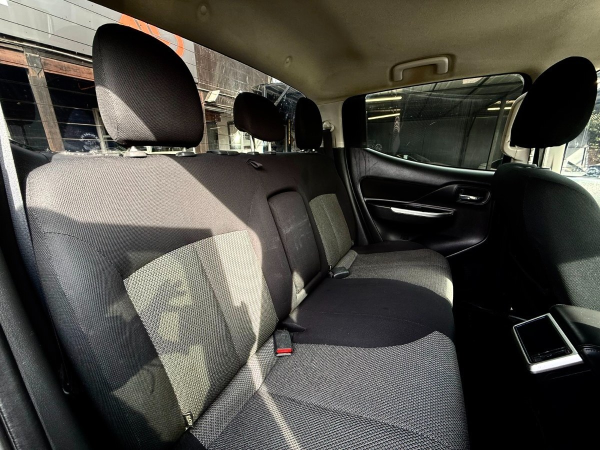 MITSUBISHI L200 DAKAR foto 10