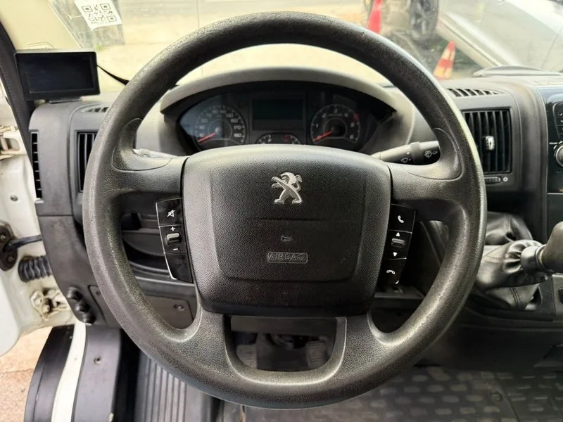 Peugeot BOXER 2.0 HDI foto 14